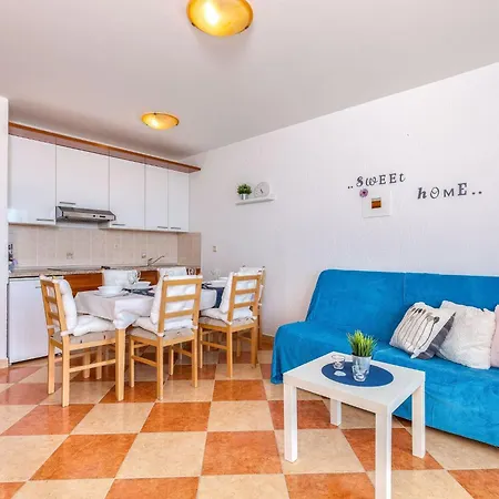 Mit Balkon Und Meerblick By Interhome דירה