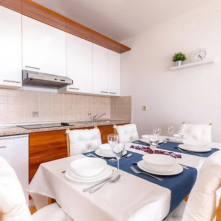 Mit Balkon Und Meerblick By Interhome *