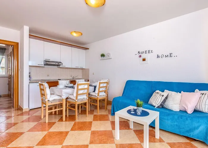 Mit Balkon Und Meerblick By Interhome דירה